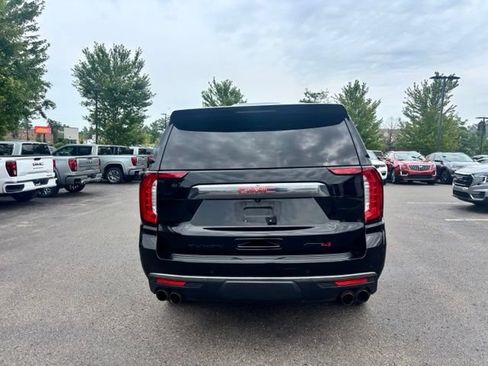 Used 2024 GMC Yukon AT4 w/ Technology Package AWD/4WD image 7