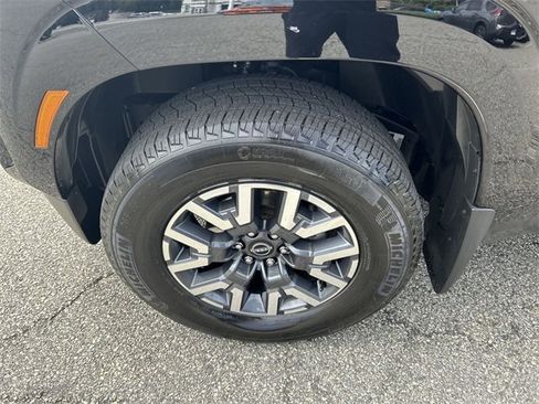 Certified 2024 Nissan Frontier SL image 10