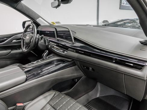 Used 2024 Cadillac Escalade ESV V w/ LPO, Floor Liner Package AWD/4WD image 13