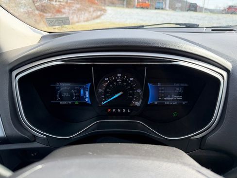 Used 2016 Ford Fusion SE image 16