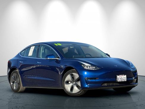 Used 2018 Tesla Model 3 image 2