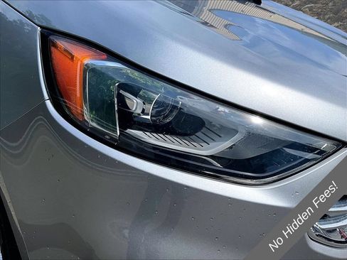 Used 2020 Ford Edge SE FWD image 25