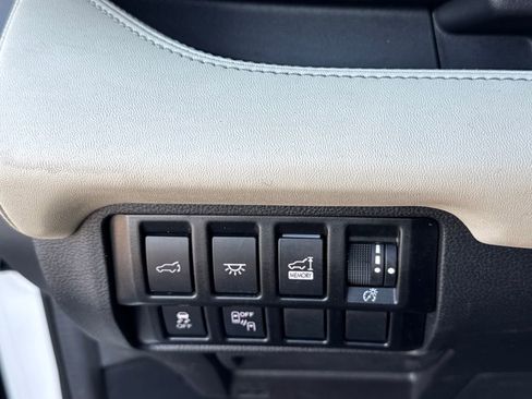 Used 2022 Subaru Ascent Limited image 29