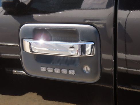Used 2013 Ford F150 XLT w/ XLT Chrome Pkg RWD image 17
