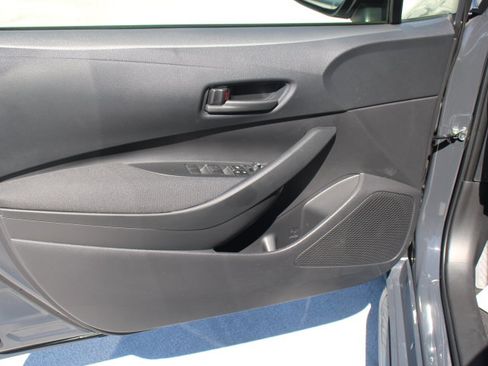 Certified 2025 Toyota Corolla LE FWD image 10
