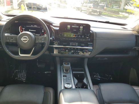 Certified 2023 Nissan Pathfinder Platinum AWD/4WD image 15