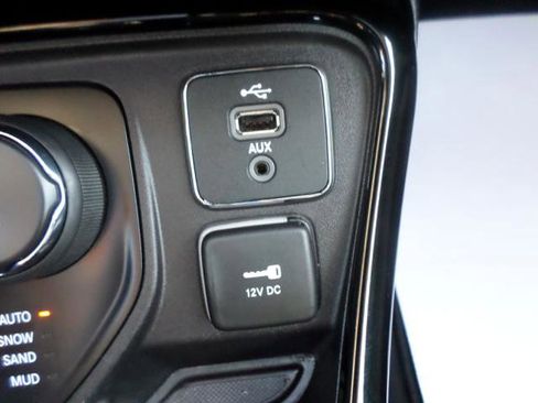 Used 2018 Jeep Compass Limited w/ Navigation Group image 21