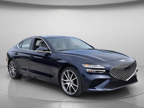 Used 2023 Genesis G70 2.0T RWD image 9