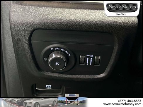 Used 2023 Jeep Grand Cherokee L Limited AWD/4WD image 23
