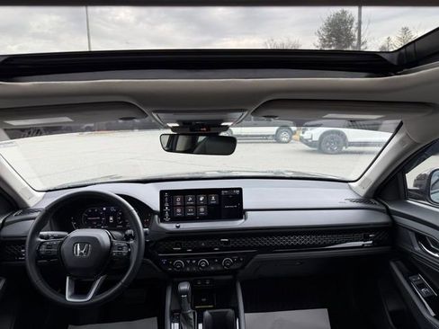 Used 2024 Honda Accord Touring image 41