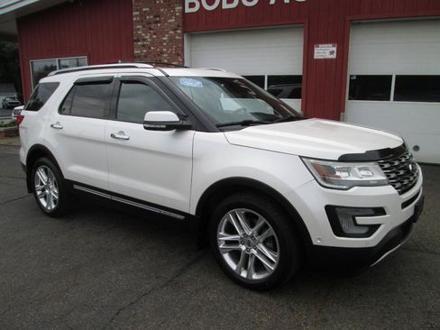 Used 2016 Ford Explorer Limited w/ Equipment Group 301A AWD/4WD image 5