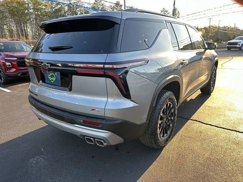 Used 2025 Chevrolet Traverse Z71 w/ Enhanced Driving Package image 8