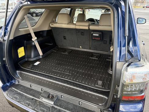 Used 2022 Toyota 4Runner SR5 Premium image 8