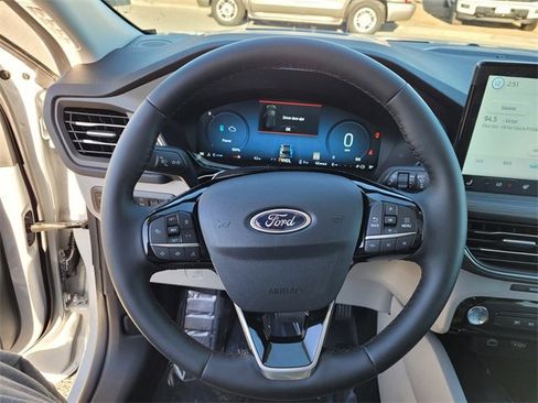 New 2025 Ford Escape SE w/ PHEV Premium Package image 20