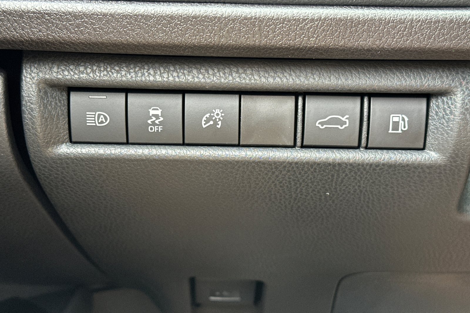New 2026 Toyota Camry XSE FWD image 29