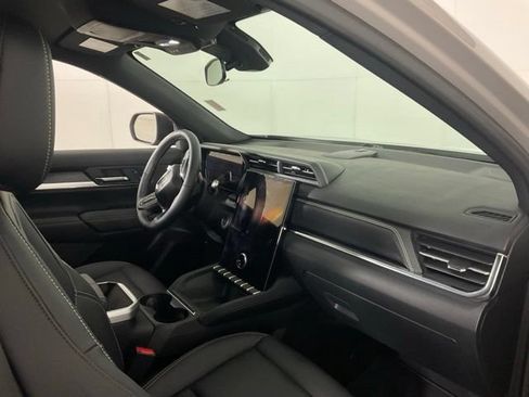 Used 2025 GMC Terrain Elevation w/ Elevation Premium Package AWD/4WD image 24