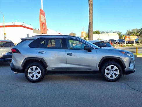 Used 2021 Toyota RAV4 LE image 3