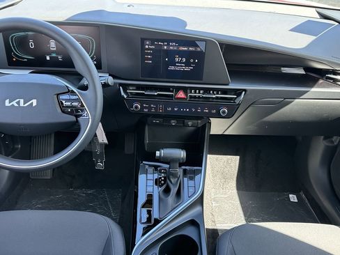 New 2026 Kia Niro LX FWD image 10