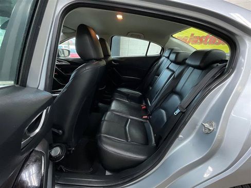 Used 2018 MAZDA MAZDA3 Touring FWD image 20