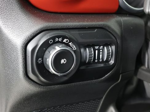 Used 2021 Jeep Wrangler Rubicon AWD/4WD image 24