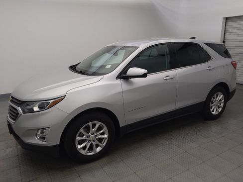 Used 2020 Chevrolet Equinox LT FWD image 2