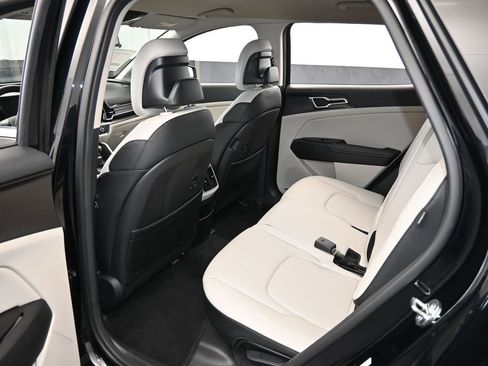 Used 2024 Kia Sportage EX image 34