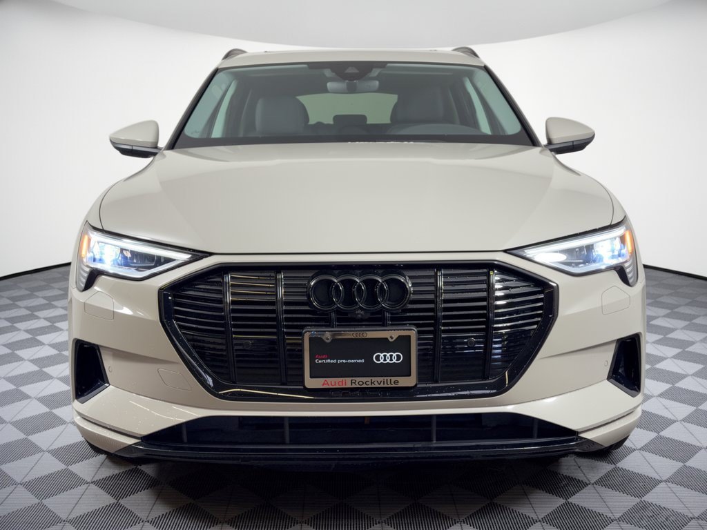 Certified 2022 Audi e-tron Premium Plus w/ Premium Plus Package AWD/4WD image 6