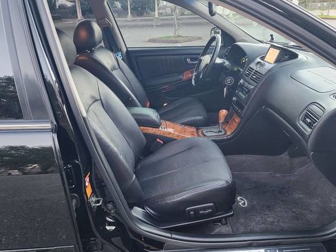 Used 2004 INFINITI I35 w/ Navigation Pkg image 11