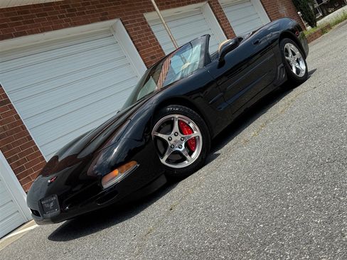 Used 2002 Chevrolet Corvette Convertible w/ Preferred Equipment Group1 image 7