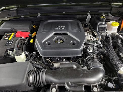 Used 2022 Jeep Wrangler Unlimited Sahara AWD/4WD image 14