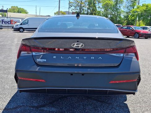 Certified 2025 Hyundai Elantra Sport FWD image 5
