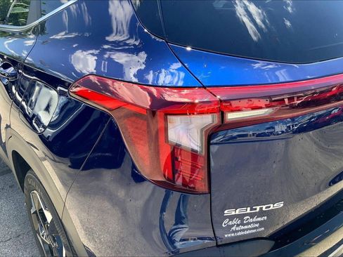 Used 2024 Kia Seltos EX AWD/4WD image 26