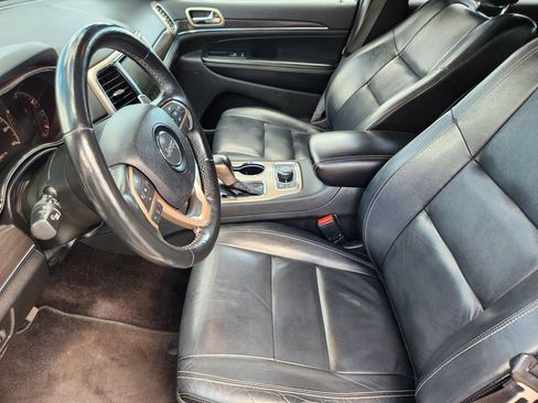 Used 2017 Jeep Grand Cherokee Limited AWD/4WD image 16
