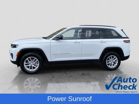Certified 2025 Jeep Grand Cherokee Laredo X w/ Luxury Tech Group I AWD/4WD image 3