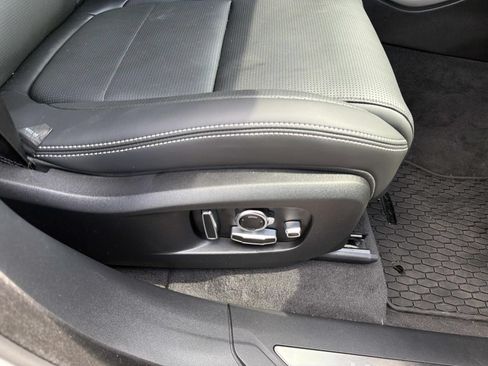 Used 2025 Jaguar F-PACE R-Dynamic S AWD/4WD image 12