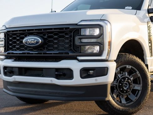 Used 2023 Ford F250 Lariat w/ Lariat Ultimate Package AWD/4WD image 9
