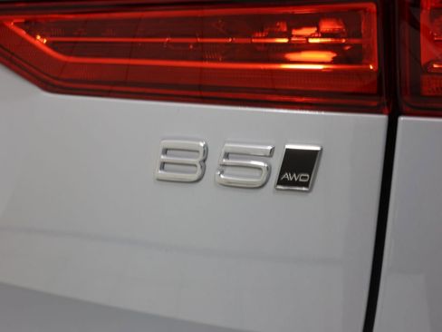 Used 2025 Volvo XC60 B5 Plus AWD/4WD image 45