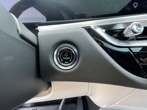 Used 2024 Cadillac Lyriq Luxury RWD image 16
