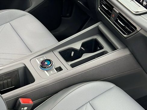 New 2026 Volkswagen Tiguan SE image 12