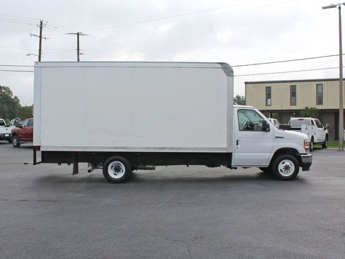 Used 2026 Ford E-350 and Econoline 350 Super Duty w/ Power Equipment Group RWD image 7