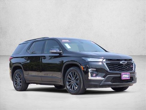 Used 2023 Chevrolet Traverse RS w/ LPO, Floor Liner Package FWD image 3