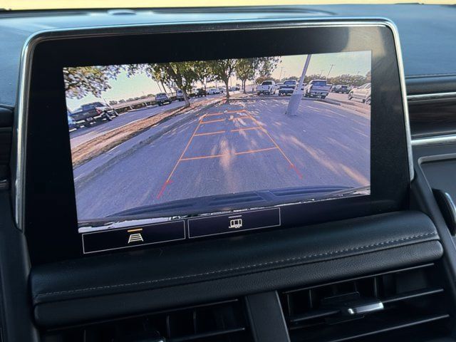 Used 2021 Chevrolet Suburban LT AWD/4WD image 18
