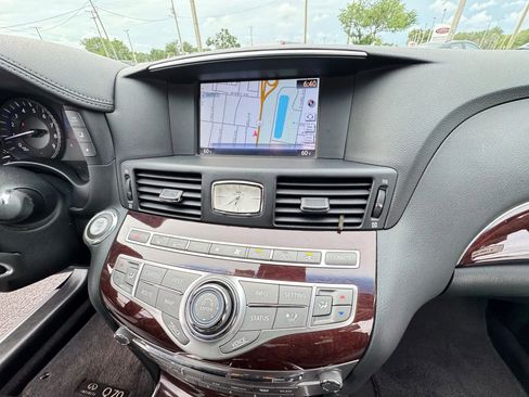 Used 2016 INFINITI Q70 3.7 w/ Sport Package image 25