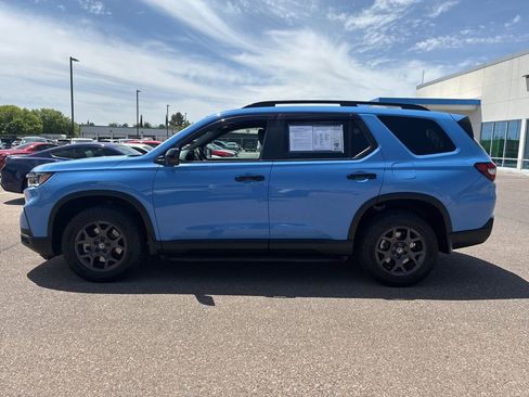 Certified 2024 Honda Pilot TrailSport image 2