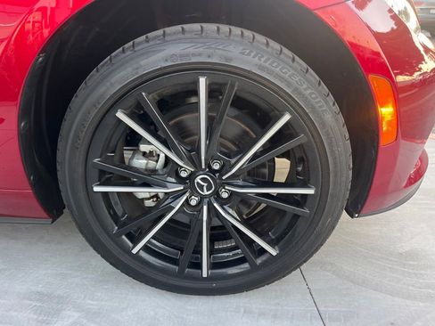Used 2024 MAZDA MX-5 Miata RF Grand Touring image 3