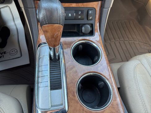 Used 2011 Buick Enclave CXL image 19