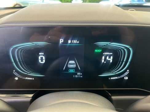 Certified 2024 Kia Niro EX FWD image 65