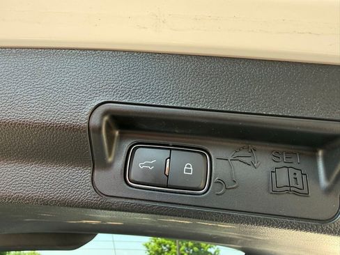 Used 2022 Ford Explorer XLT w/ Equipment Group 202A AWD/4WD image 28