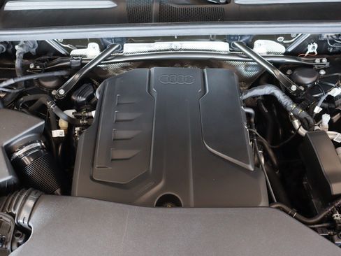 Used 2025 Audi Q5 Premium w/ Premium Plus AWD/4WD image 4