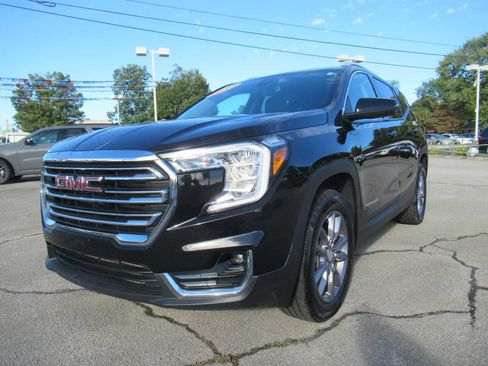 Used 2023 GMC Terrain SLT image 1